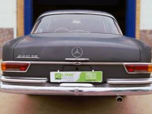 Imagen 5/7 de Mercedes-Benz 220 SE b (1962)