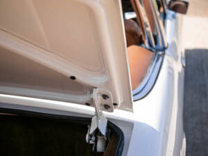 Image 36/47 of Triumph Stag (1975)