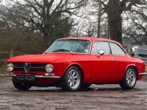 Image 1/31 of Alfa Romeo Giulia 1600 GT Junior (1974)