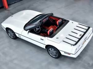 Imagen 3/7 de Chevrolet Corvette Convertible (1988)