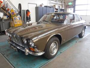 Afbeelding 13/50 van Jaguar XJ 6 2.8 (1972)