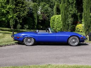 Image 17/43 de Jaguar Type E V12 (1974)