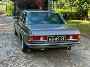 Immagine 6/7 di Mercedes-Benz 300 D (1977)