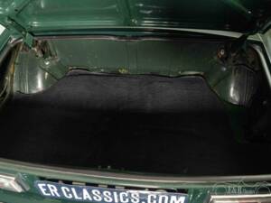 Image 16/19 of Triumph Stag (1971)