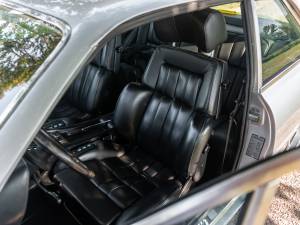 Image 27/32 of Ferrari 400 GT (1977)