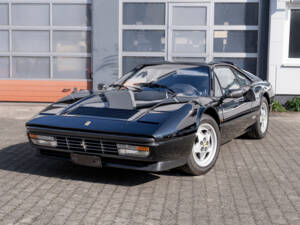 Image 7/17 of Ferrari 328 GTB (1988)