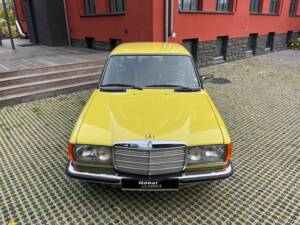 Bild 4/37 von Mercedes-Benz 280 E (1979)