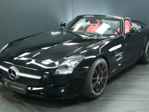 Image 1/30 of Mercedes-Benz SLS AMG Roadster (2012)