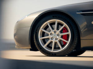 Image 7/14 of Aston Martin V8 Vantage (2007)