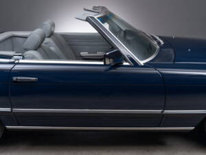Image 10/24 of Mercedes-Benz 500 SL (1983)