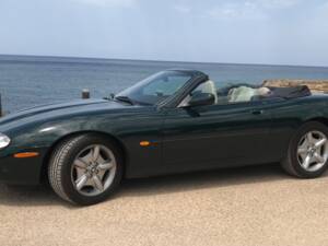 Image 1/22 of Jaguar XK8 4.0 (1996)