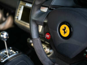 Image 15/44 de Ferrari California (2011)