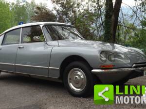 Bild 8/10 von Citroën DS 21 Pallas (1969)