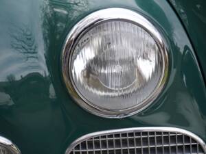 Image 34/38 of BMW 502 Baur (1955)