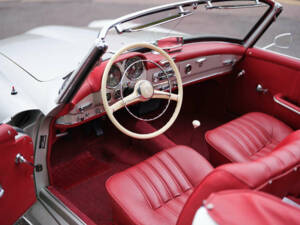 Image 2/27 of Mercedes-Benz 190 SL (1956)