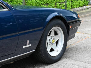 Image 17/40 de Ferrari 400i (1981)