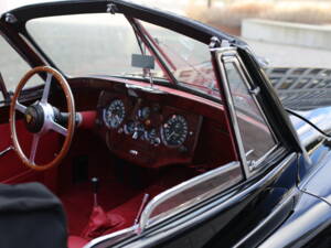 Image 26/40 of Jaguar XK 120 DHC (1953)