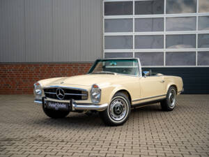 Image 1/97 of Mercedes-Benz 280 SL (1969)