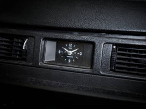 Bild 50/98 von Volvo 244 DL (1975)