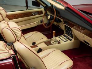 Afbeelding 30/50 van Aston Martin V8 Volante (1984)