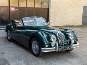 Image 3/41 of Jaguar XK 140 DHC (1955)