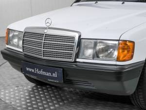 Immagine 18/50 di Mercedes-Benz 190 D (1986)