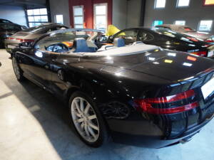 Image 17/22 of Aston Martin DB 9 Volante (2005)