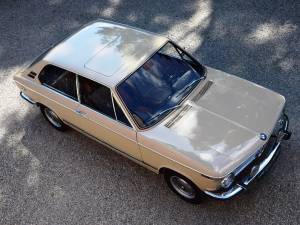 Image 9/26 of BMW Touring 2000 tii (1971)