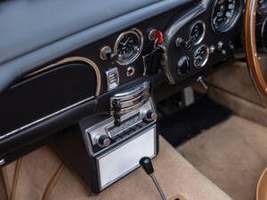 Imagen 58/68 de Aston Martin DB 6 Volante (1967)