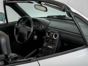 Image 29/50 de Mazda MX-5 1.6 (1990)