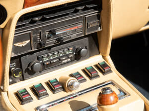 Imagen 20/21 de Aston Martin V8 Volante (1979)