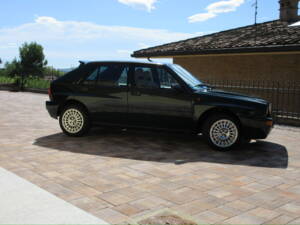 Image 2/22 of Lancia Delta HF Integrale Evoluzione II (1993)