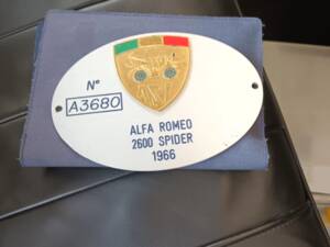 Image 19/40 of Alfa Romeo 2600 Spider (1966)
