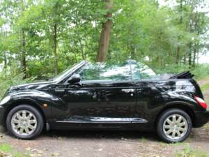 Image 4/7 de Chrysler PT Cruiser Cabrio Limited 2.4 (2007)