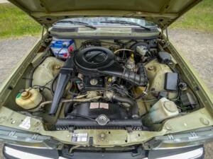 Image 33/34 of Mercedes-Benz 200 T (1983)