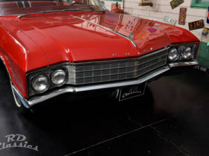 Image 9/41 of Buick Le Sabre Convertible (1966)
