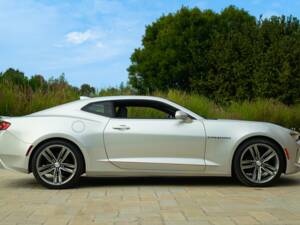 Imagen 4/50 de Chevrolet Camaro 2.0 Turbo (2019)