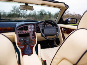 Immagine 67/99 di Aston Martin V8 Volante (1999)