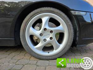 Bild 9/10 von Porsche 911 Carrera 4 (2000)