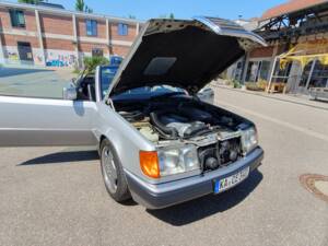 Imagen 59/94 de Mercedes-Benz 300 CE-24 3.4 AMG (1992)
