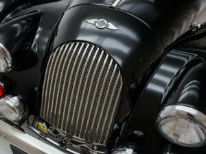 Image 15/18 of Morgan Plus 8 (2003)