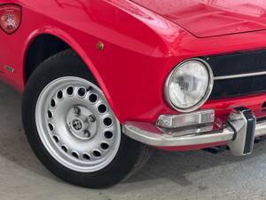 Bild 46/63 von Alfa Romeo Giulia 1300 GT Junior (1973)