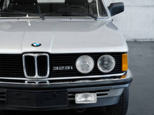 Bild 8/24 von BMW 323i (1980)