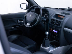 Imagen 9/32 de Renault Clio II V6 (2003)