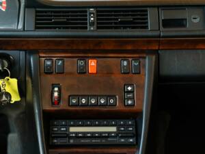 Bild 34/50 von Mercedes-Benz 500 E (1992)