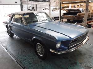 Image 23/43 of Ford Mustang 200 (1967)