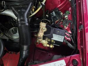 Imagen 26/69 de Mercedes-Benz 190 E 1.8 (1991)