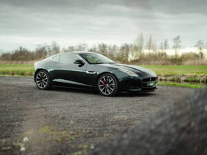 Bild 7/32 von Jaguar F-Type R (2016)