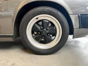 Image 50/71 de Porsche 911 SC 3.0 (1983)