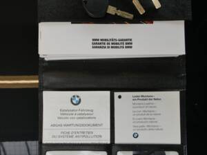 Image 19/40 de BMW 320i (1997)